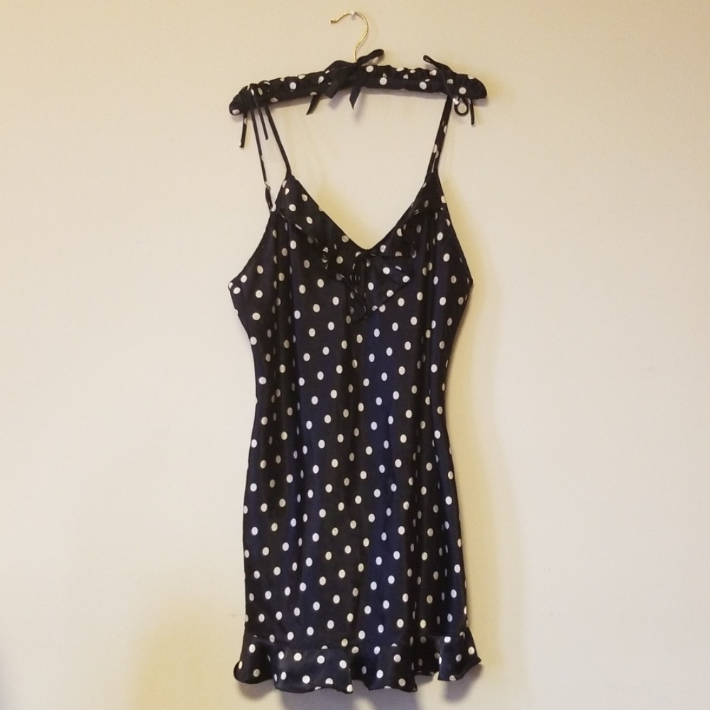 Navy blue and white polka dot nightgown.